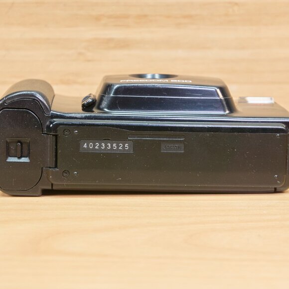 Minolta Freedom 200 Auto Focus Point and Shoot 35mm Film Camera, Made in Japan - Picture 6 of 9